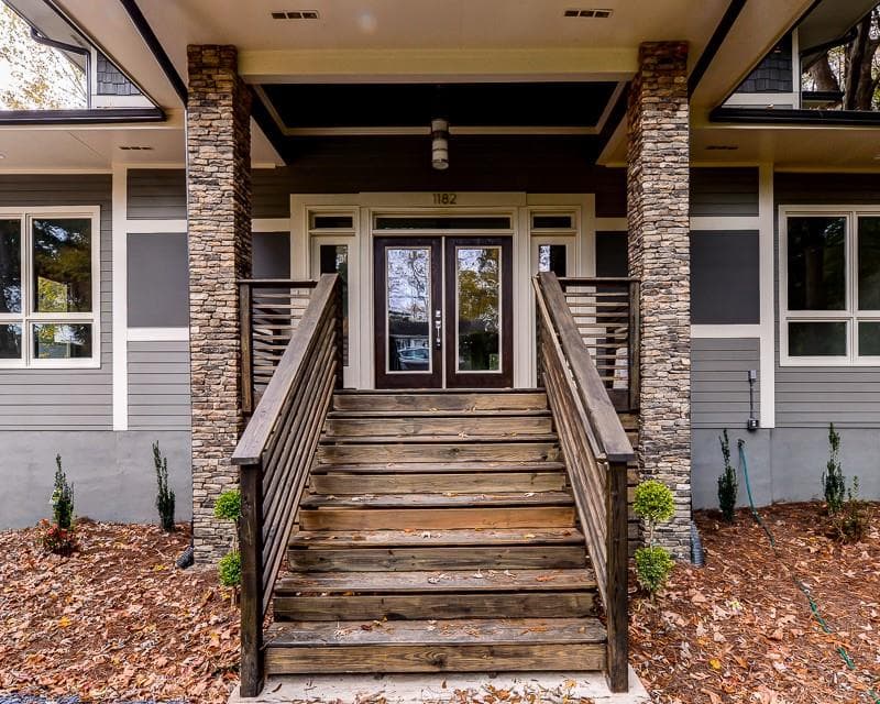 4 bedroom, 3,115 sq ft single family residence sold at 1182 Kingsley Circle, Atlanta, GA 30324