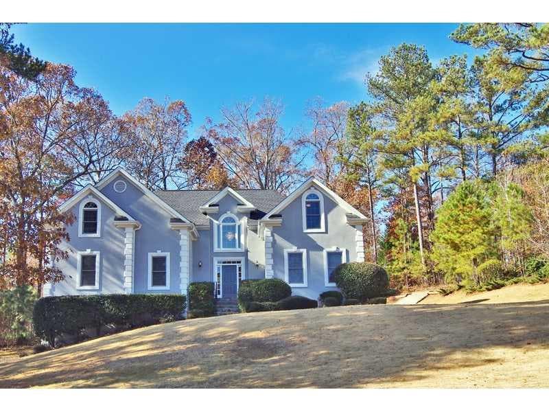 5 bedroom, 3,683 sq ft single family residence sold at 215 Pebblecreek Place, Atlanta, GA 30331