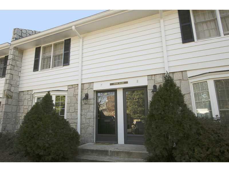 2 bedroom, 1,108 sq ft condominium sold at 136 Peachtree Memorial Drive RI7, Atlanta, GA 30309