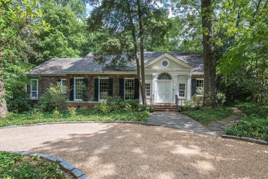 5 bedroom, 7,197 sq ft single family residence sold at 165 West Wesley Road, Atlanta, GA 30305