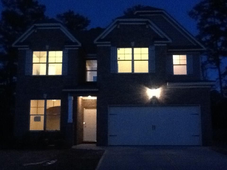 4 bedroom, 2,498 sq ft single family residence sold at 9799 Ivey Ridge Circle, Jonesboro, GA 30238