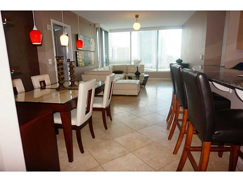 2 bedroom, 1,359 sq ft condominium sold at 3338 Peachtree Road 2006, Atlanta, GA 30326