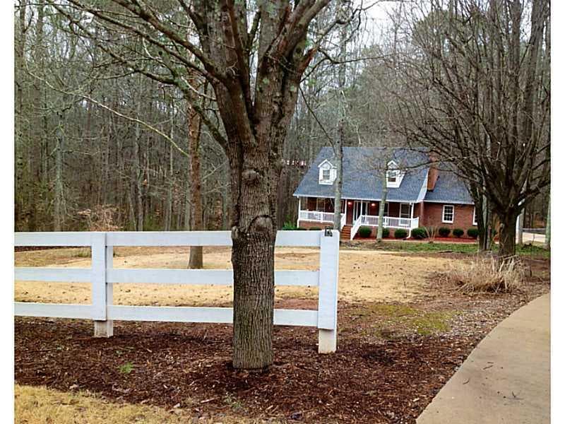 3 bedroom, 2,392 sq ft single family residence sold at 6315 Valley Stream Drive, Cumming, GA 30040