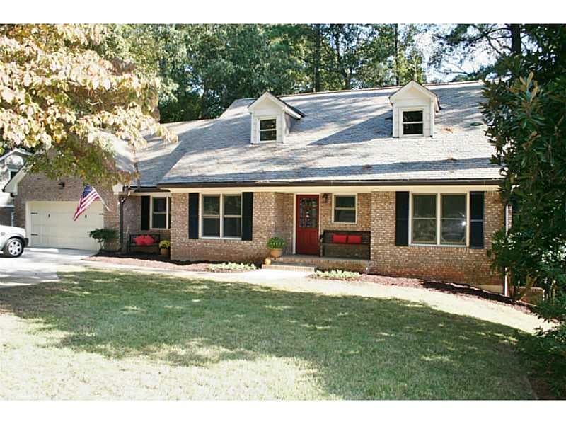 5 bedroom, 2,974 sq ft single family residence sold at 645 Spalding Drive, Atlanta, GA 30328