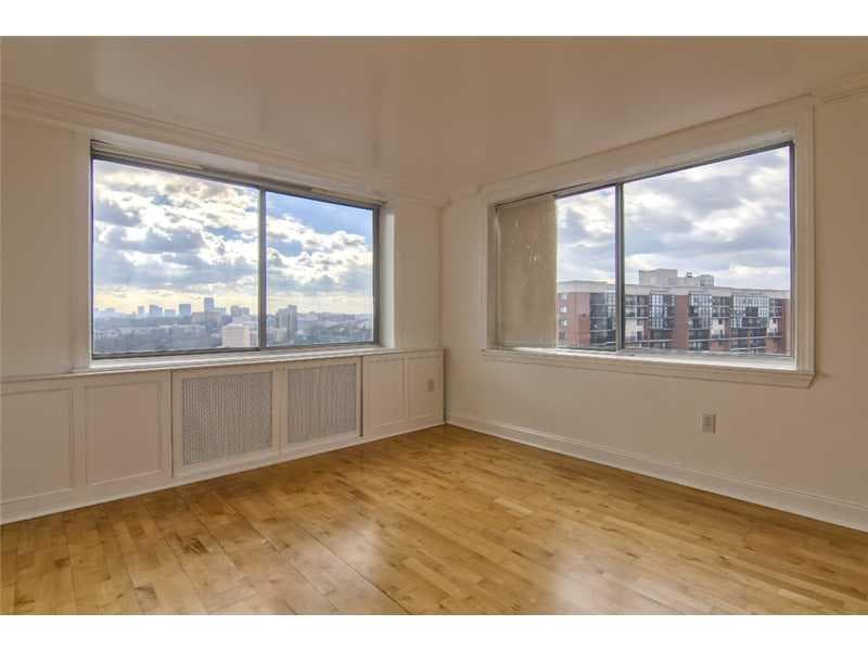 2 bedroom, 1,062 sq ft condominium sold at 2479 Peachtree Road 1314, Atlanta, GA 30305