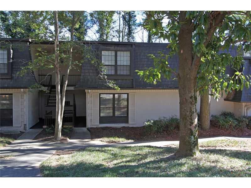 2 bedroom, 1,100 sq ft condominium sold at 126 Woodmere Square 126, Atlanta, GA 30327