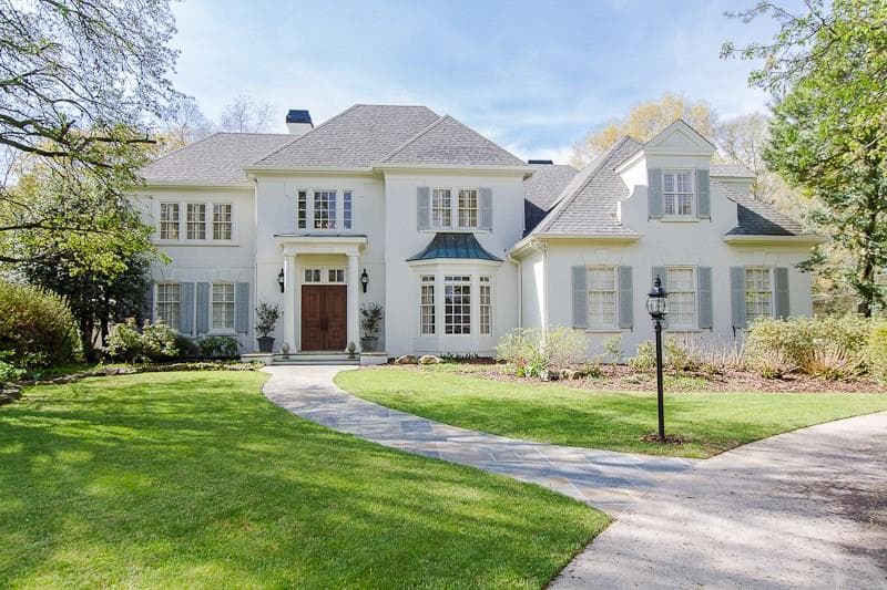 5 bedroom, 5,221 sq ft single family residence sold at 105 N Devereux Court, Atlanta, GA 30327
