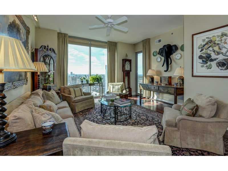 3 bedroom, 2,010 sq ft condominium sold at 2795 Peachtree Road 2106, Atlanta, GA 30305