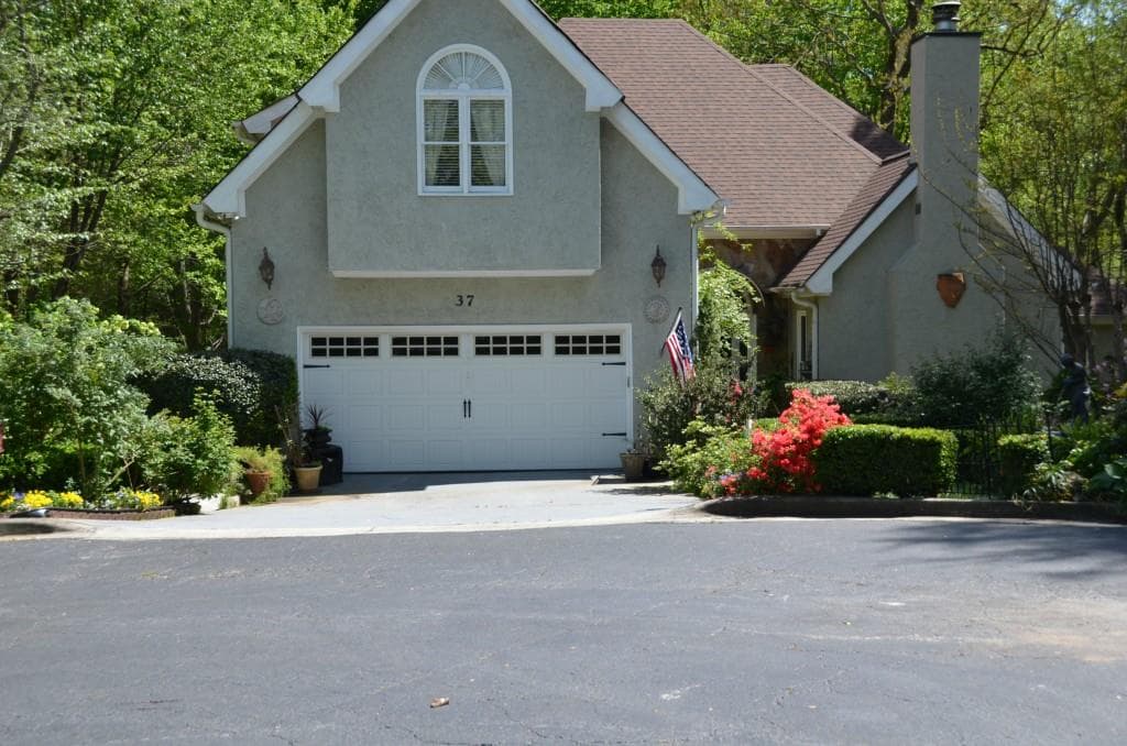 5 bedroom, 4,810 sq ft single family residence sold at 37 Plantation Drive, Atlanta, GA 30324