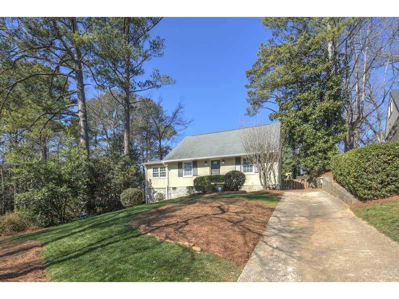 3 bedroom, 1,624 sq ft single family residence sold at 2923 Ridgemore Road, Atlanta, GA 30318
