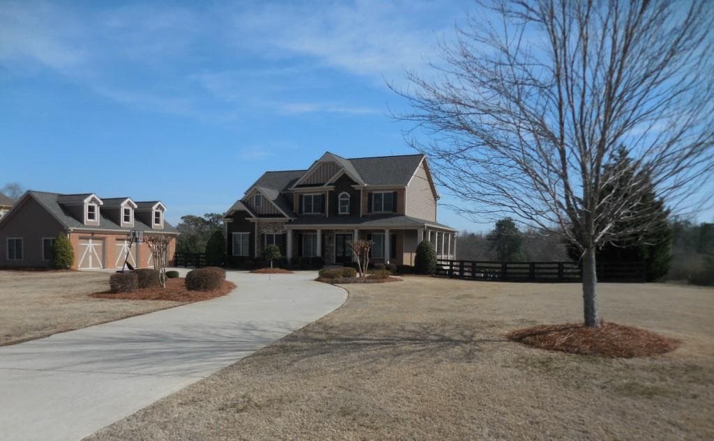 5 bedroom, 3,500 sq ft single family residence sold at 3920 Ineal Drive, Cumming, GA 30028