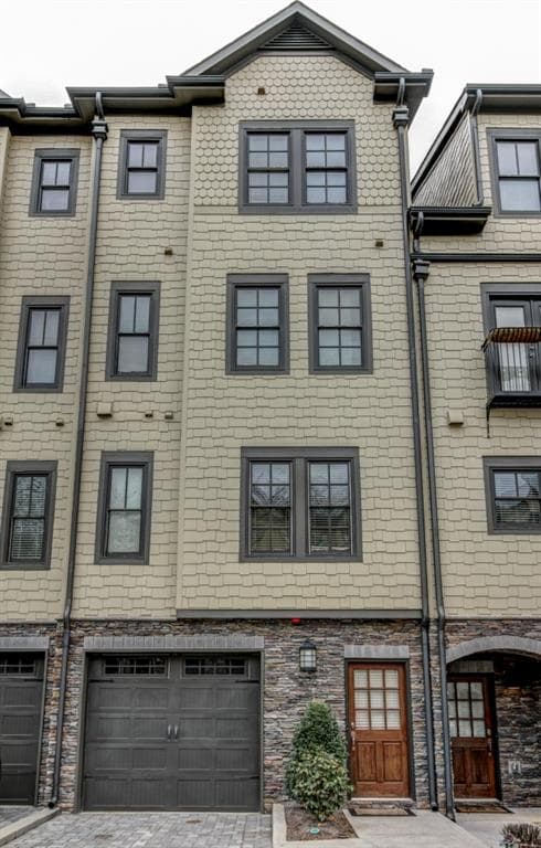 4 bedroom, 2,637 sq ft townhouse sold at 255 Southerland Terrace 206, Atlanta, GA 30307