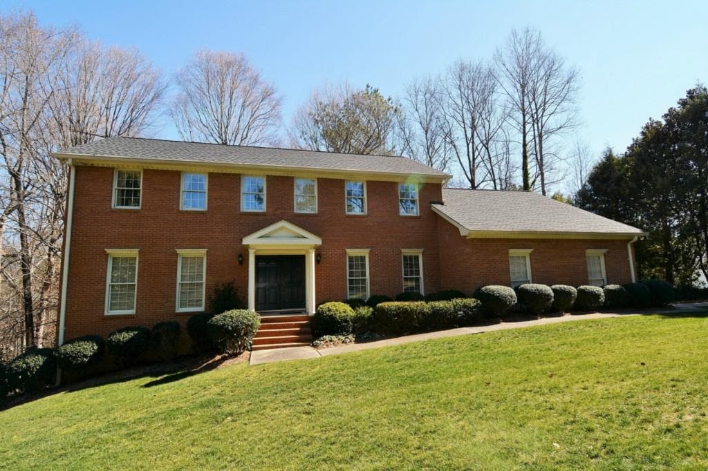4 bedroom, 3,230 sq ft single family residence sold at 4385 Northside Drive, Atlanta, GA 30327