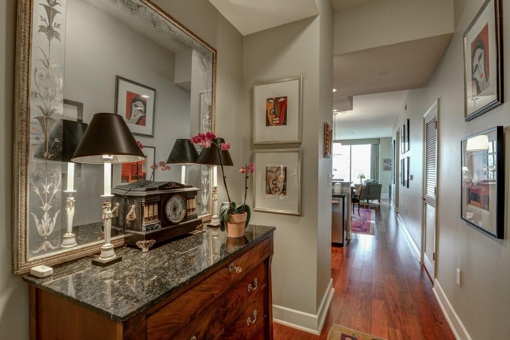 2 bedroom, 1,389 sq ft condominium sold at 2795 Peachtree Road 1003, Atlanta, GA 30305