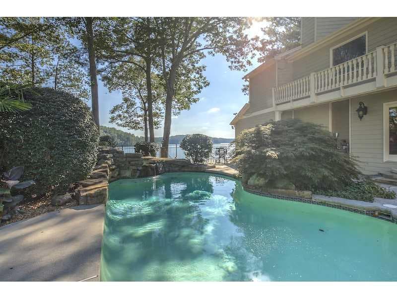5 bedroom single family residence sold at 914 Oak Drive, Woodstock, GA 30189