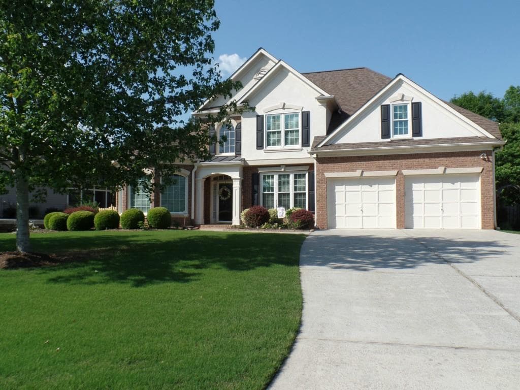 4 bedroom, 3,128 sq ft single family residence sold at 1525 Chattahoochee Run Drive, Suwanee, GA 30024