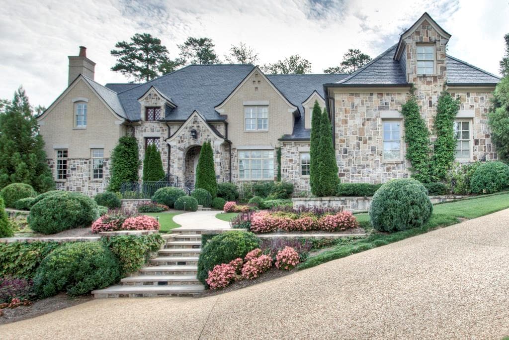 5 bedroom single family residence sold at 4251 Whitestone Place, Atlanta, GA 30327