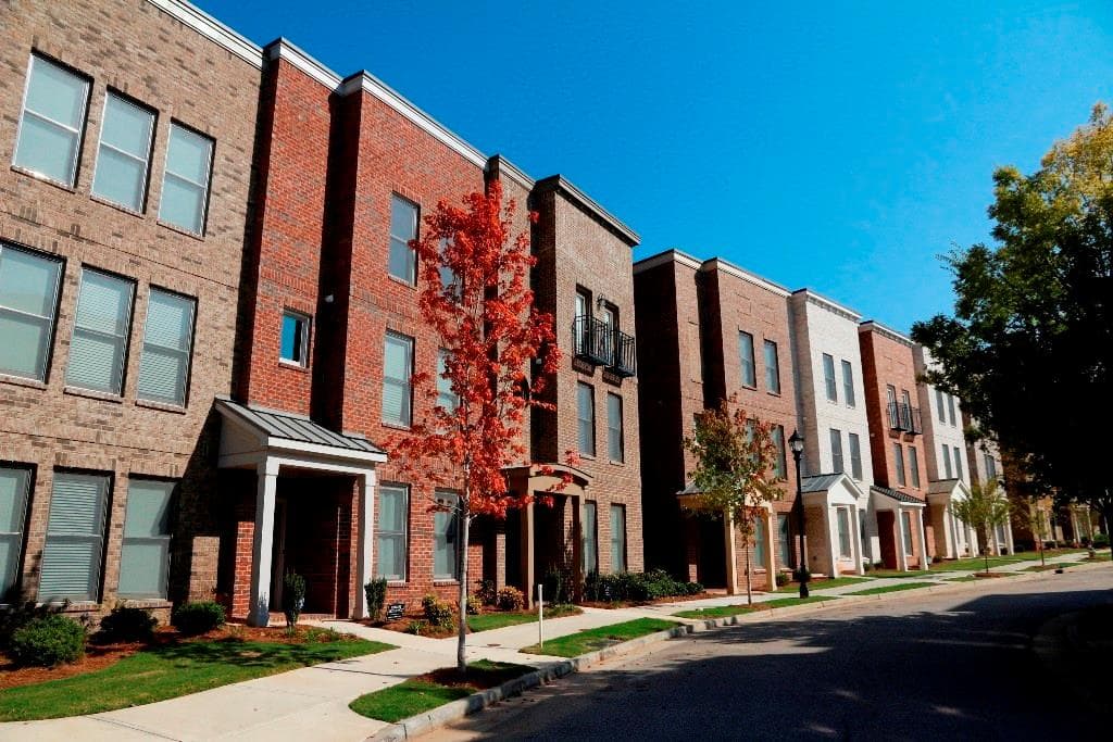 3 bedroom, 2,000 sq ft townhouse sold at 766 Liberty Commons Drive 906, Atlanta, GA 30314