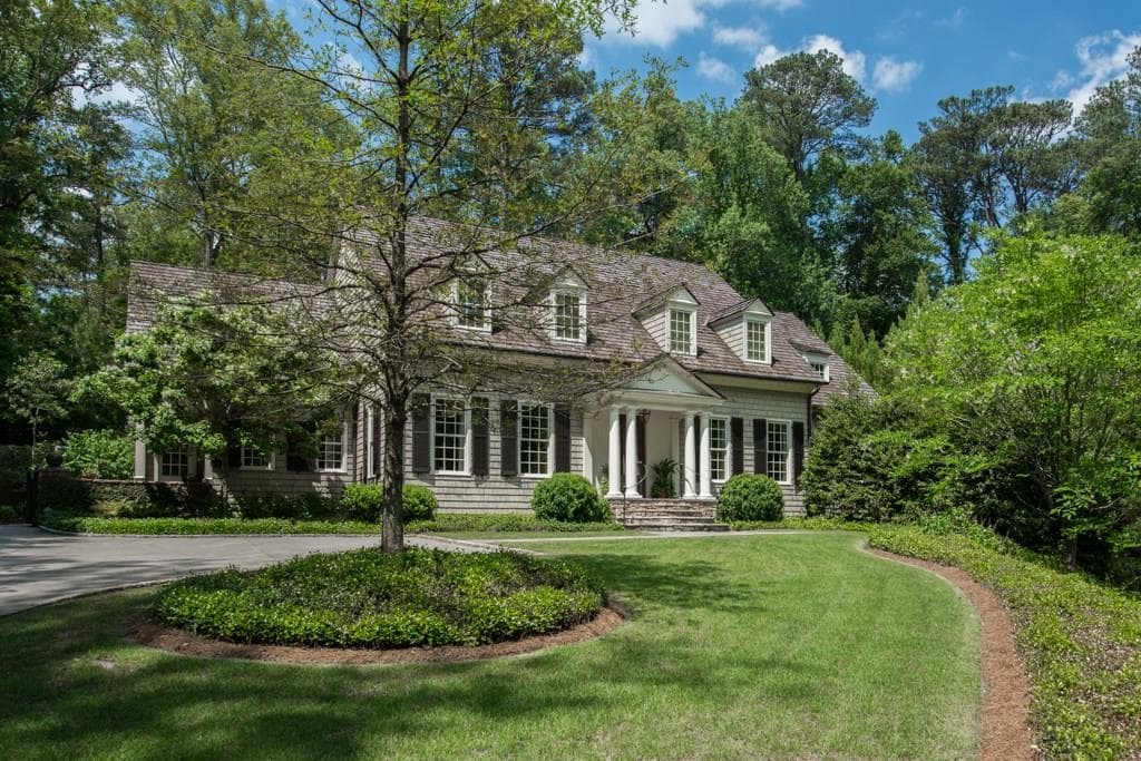 6 bedroom, 7,145 sq ft single family residence sold at 1025 Nawench Drive, Atlanta, GA 30327