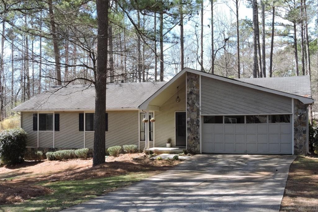 3 bedroom, 1,671 sq ft single family residence sold at 4799 North Trail, Marietta, GA 30066