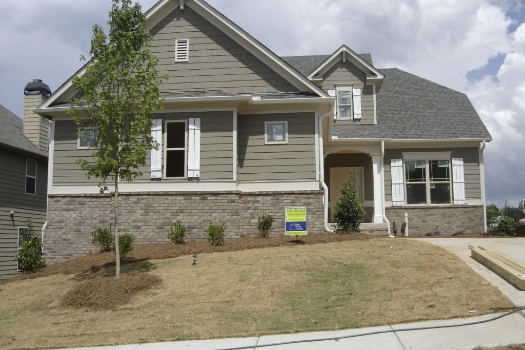 4 bedroom, 2,568 sq ft single family residence sold at 3910 Estates Path, Cumming, GA 30040