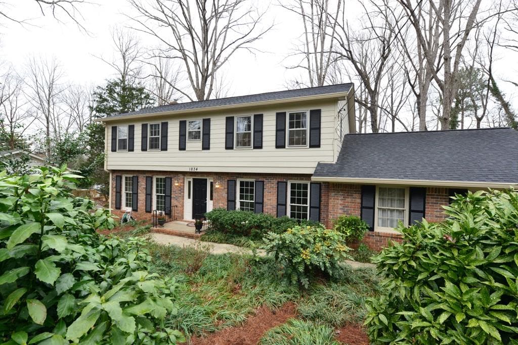 4 bedroom, 2,292 sq ft single family residence sold at 1834 W Nancy Creek Drive, Atlanta, GA 30341