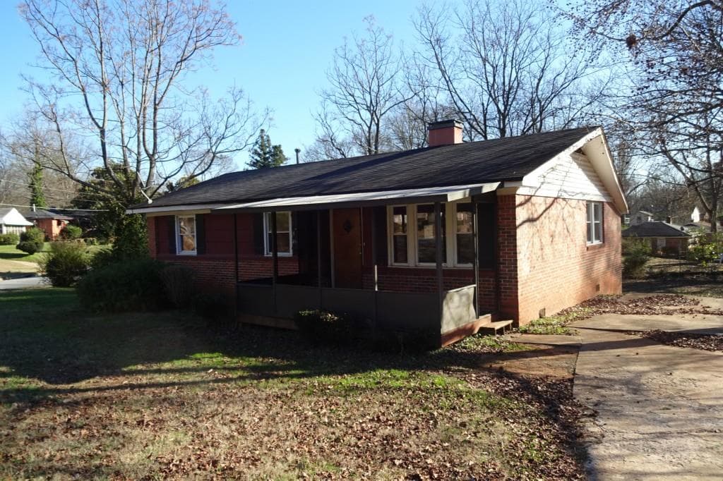 3 bedroom, 950 sq ft single family residence sold at 1903 Akron Drive, Atlanta, GA 30315