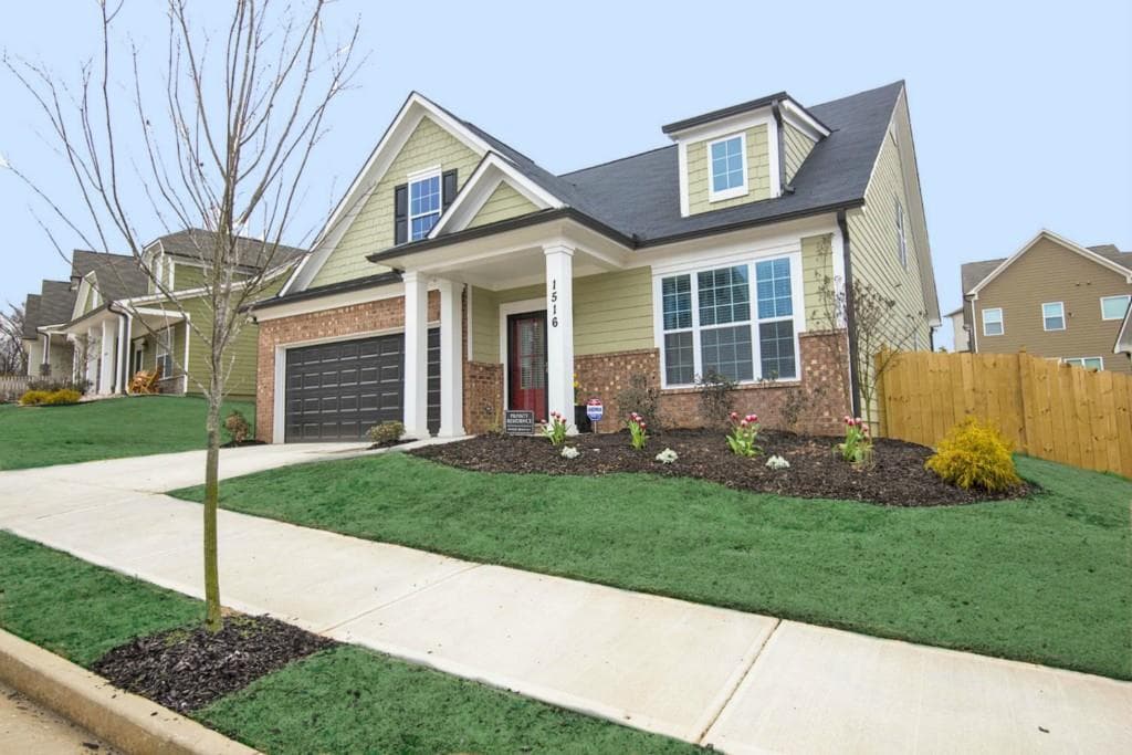 4 bedroom, 2,651 sq ft single family residence sold at 1516 Bungalow Lane, Atlanta, GA 30318