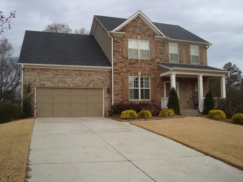 4 bedroom, 2,476 sq ft single family residence sold at 135 Johnston Farm Lane, Woodstock, GA 30188