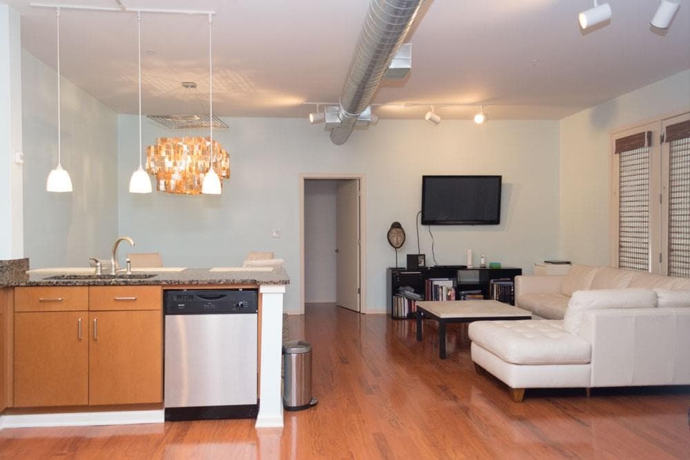 2 bedroom, 1,223 sq ft condominium sold at 5300 Peachtree Road 1108, Chamblee, GA 30341