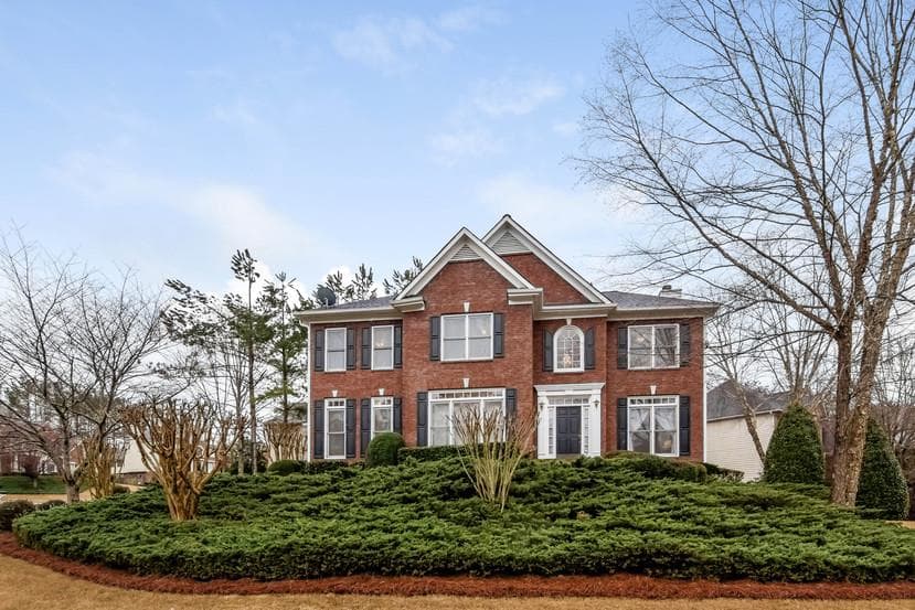 6 bedroom, 3,960 sq ft single family residence sold at 2808 Lake Forest Trail, Lawrenceville, GA 30043