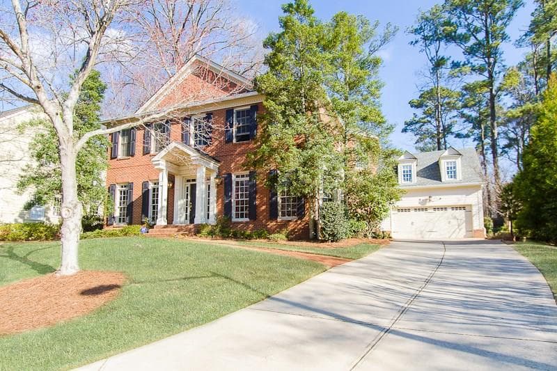 5 bedroom, 4,592 sq ft single family residence sold at 9 Parkside Court, Atlanta, GA 30342