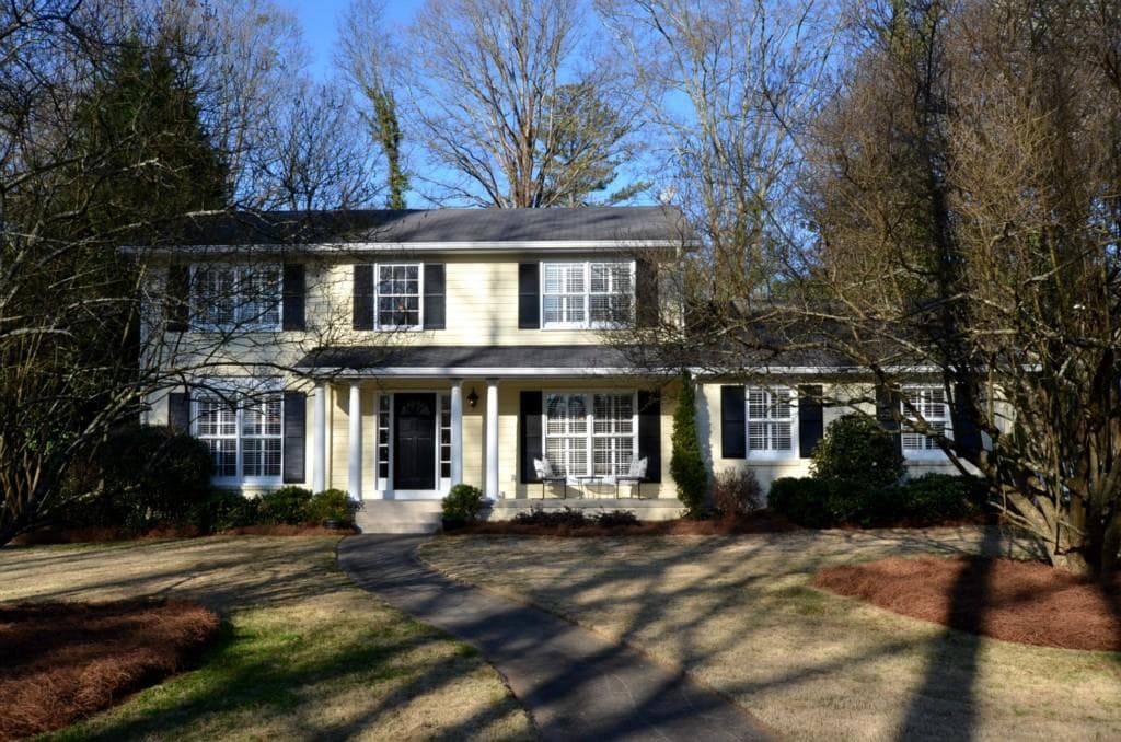 4 bedroom, 2,452 sq ft single family residence sold at 305 Forest Valley Court, Atlanta, GA 30342