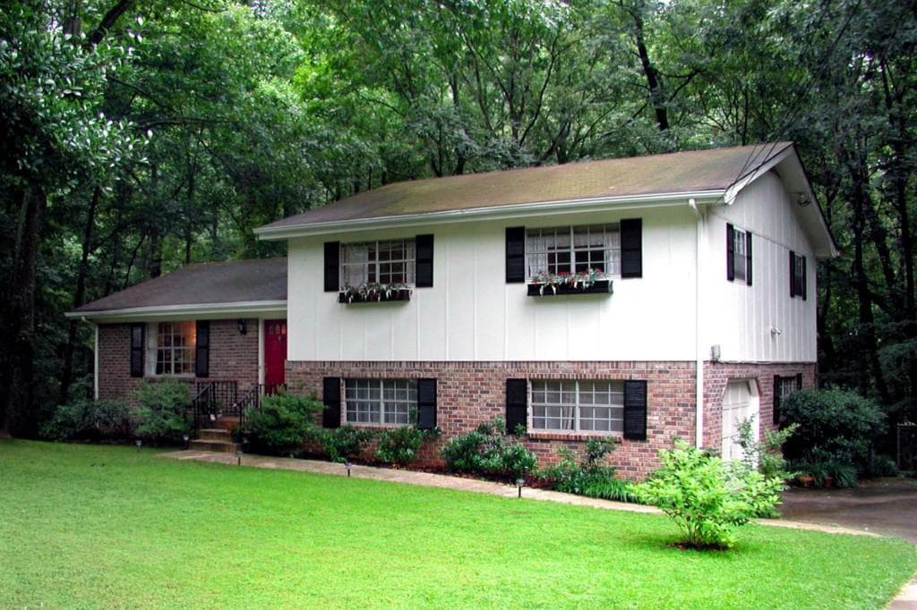 1527 Bubbling Creek Road, Brookhaven, GA 30319 — most recent listing photo
