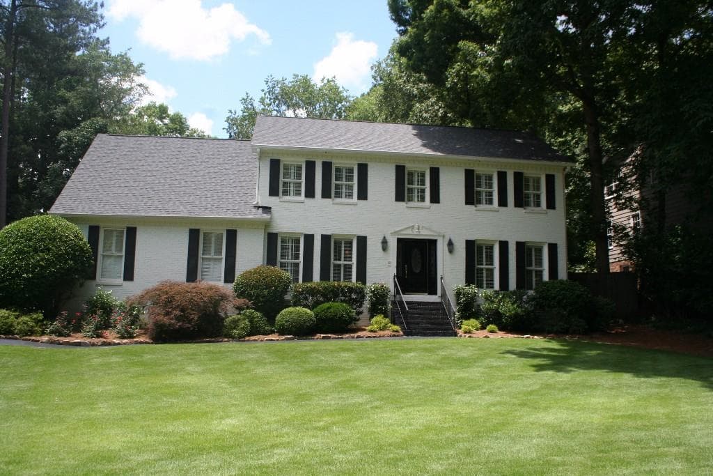 5 bedroom, 2,636 sq ft single family residence sold at 4268 Glengary Drive, Atlanta, GA 30342