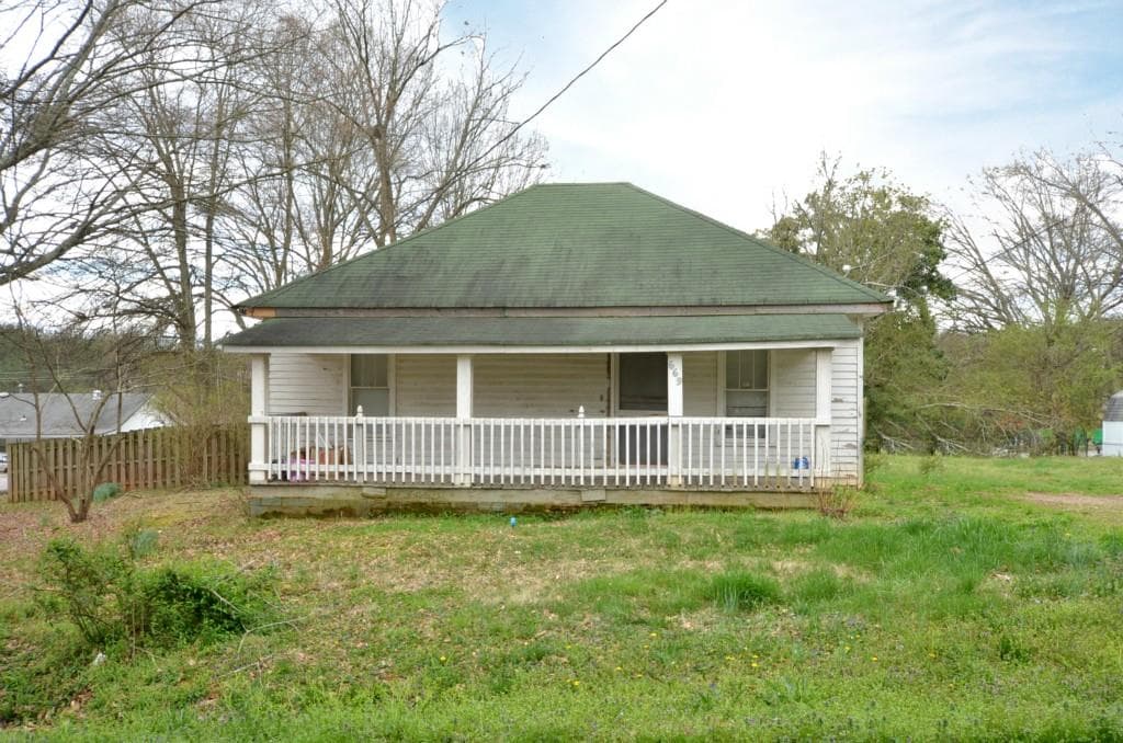 2 bedroom, 1,068 sq ft single family residence sold at 669 Leather Street, Buford, GA 30518