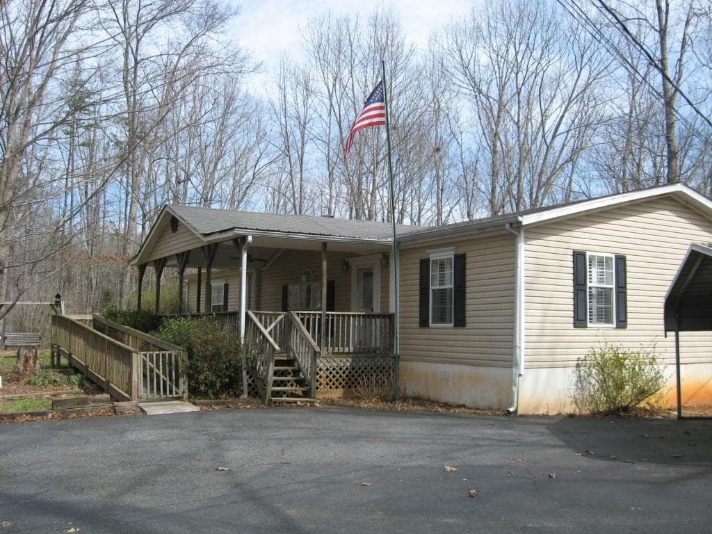 3 bedroom single family residence sold at 190 Old Mill Creek Road, Dawsonville, GA 30534