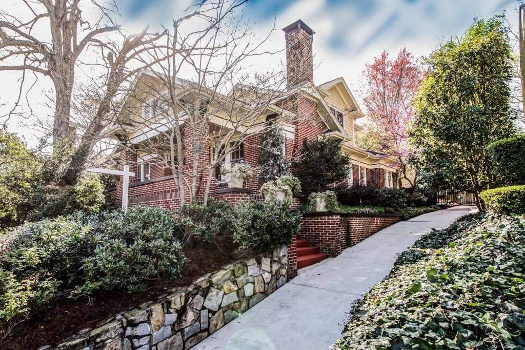 4 bedroom single family residence sold at 831 Yorkshire Road, Atlanta, GA 30306