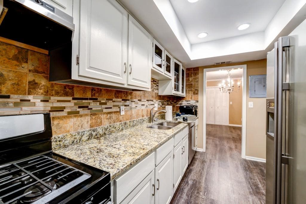 3 bedroom, 1,469 sq ft condominium sold at 6851 Roswell Road L1, Sandy Springs, GA 30328