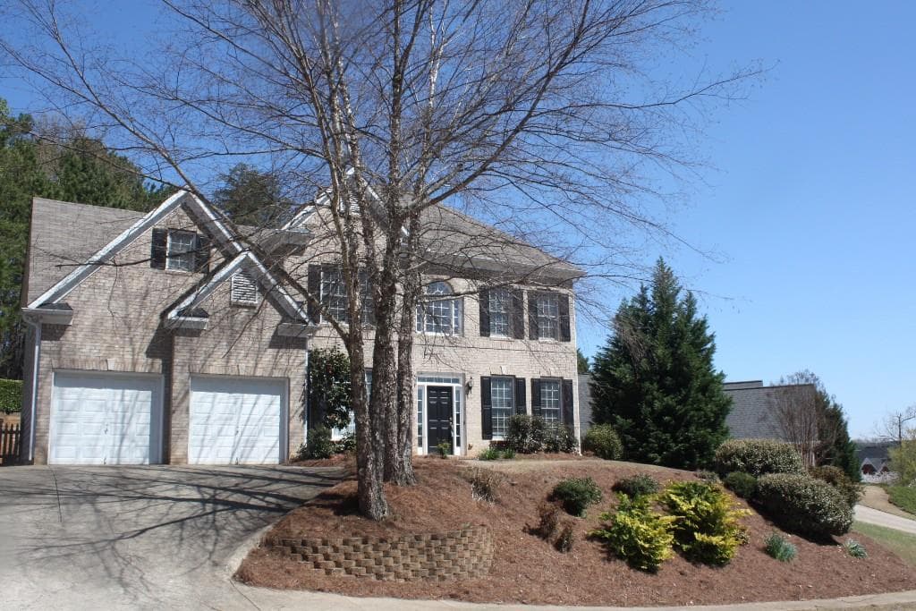 5 bedroom, 3,167 sq ft single family residence sold at 2878 Amesbury Place, Kennesaw, GA 30144