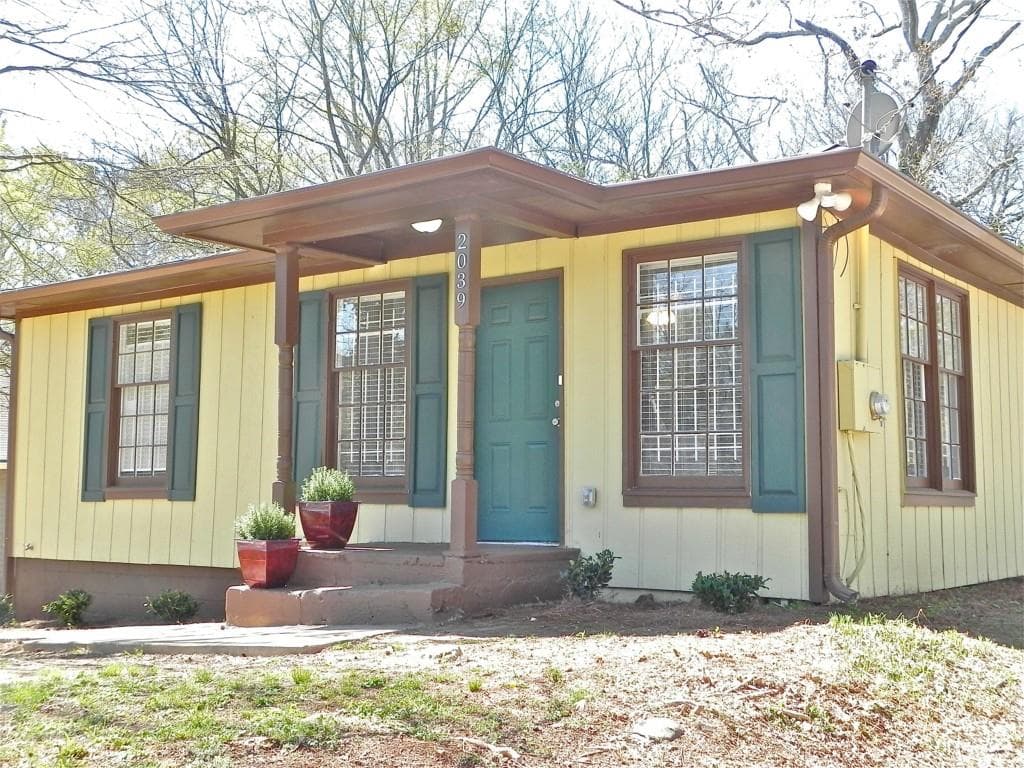 3 bedroom, 1,400 sq ft single family residence sold at 2039 Meador Avenue, Atlanta, GA 30315