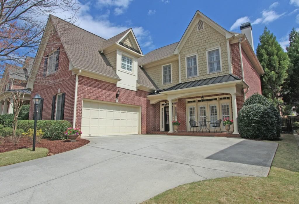 4 bedroom, 3,230 sq ft single family residence sold at 235 Wembley Circle, Sandy Springs, GA 30328