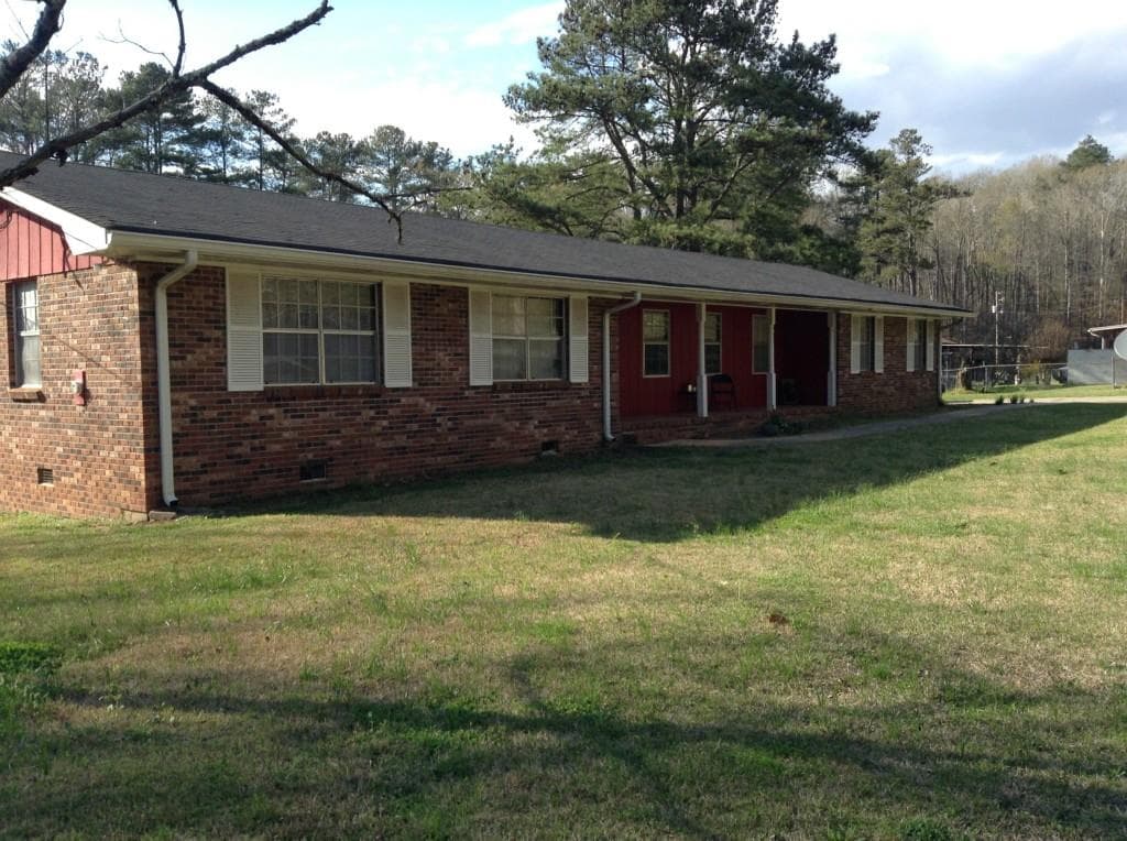 3 bedroom single family residence sold at 3945 Cascade Palmetto Highway, Fairburn, GA 30213