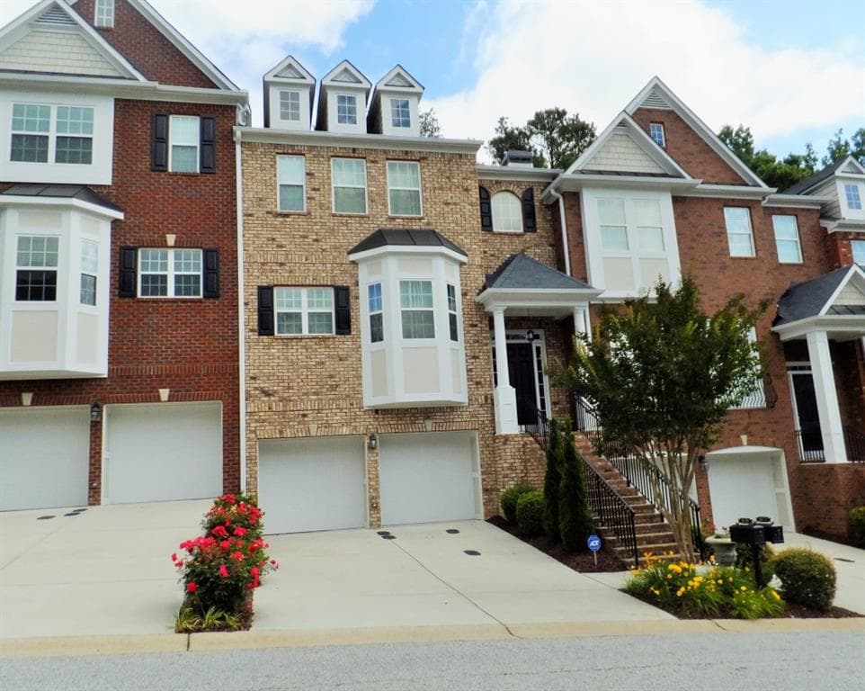 3 bedroom, 3,578 sq ft townhouse sold at 3071 Woodwalk Drive 25, Atlanta, GA 30339