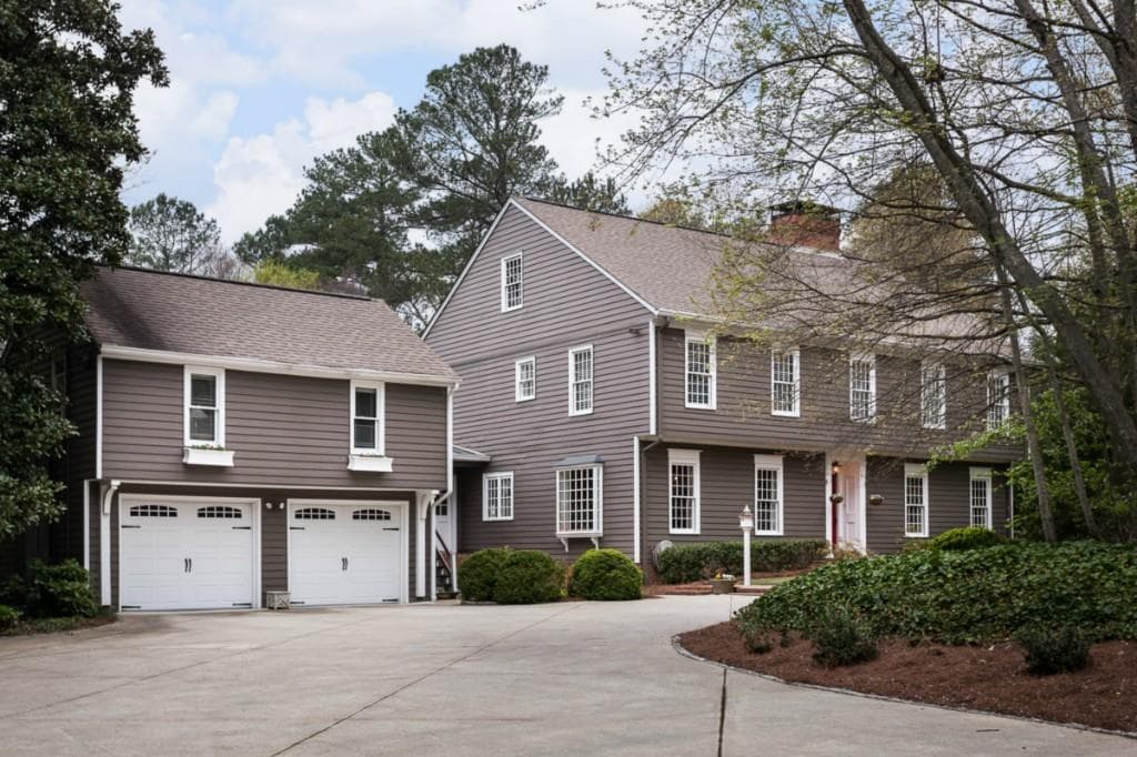 6 bedroom single family residence sold at 680 Tanglewood Trail, Sandy Springs, GA 30327