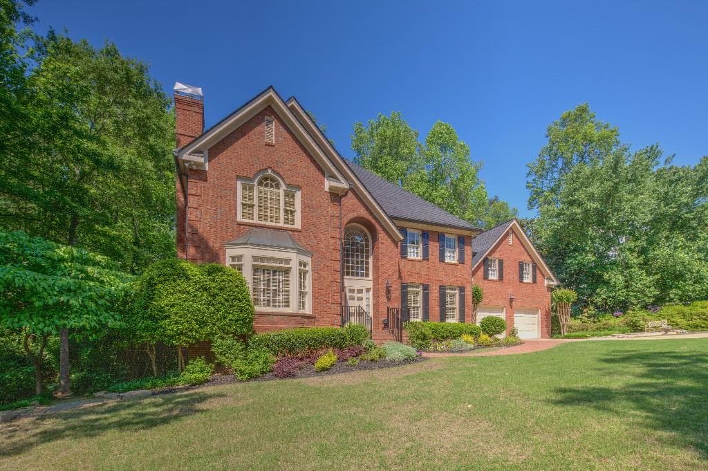5 bedroom, 6,380 sq ft single family residence sold at 2560 Westminster Heath, Atlanta, GA 30327