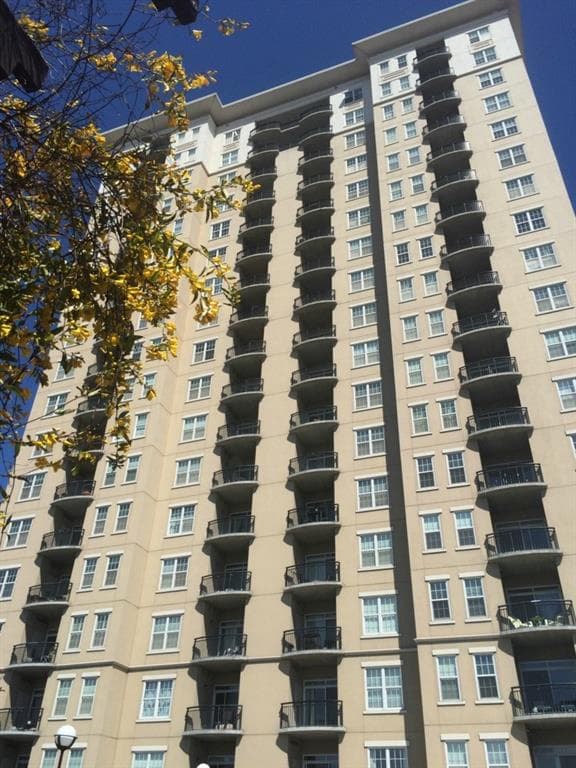 2 bedroom, 1,491 sq ft condominium sold at 325 E Paces Ferry Road 805, Atlanta, GA 30305