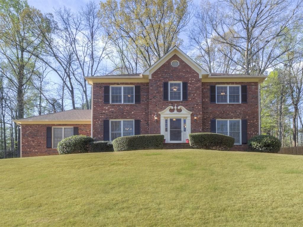 4 bedroom, 2,852 sq ft single family residence sold at 4804 Lismoor Trace, Mableton, GA 30126