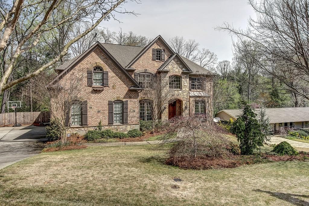 5 bedroom, 4,336 sq ft single family residence sold at 2502 Sunset Drive, Atlanta, GA 30345