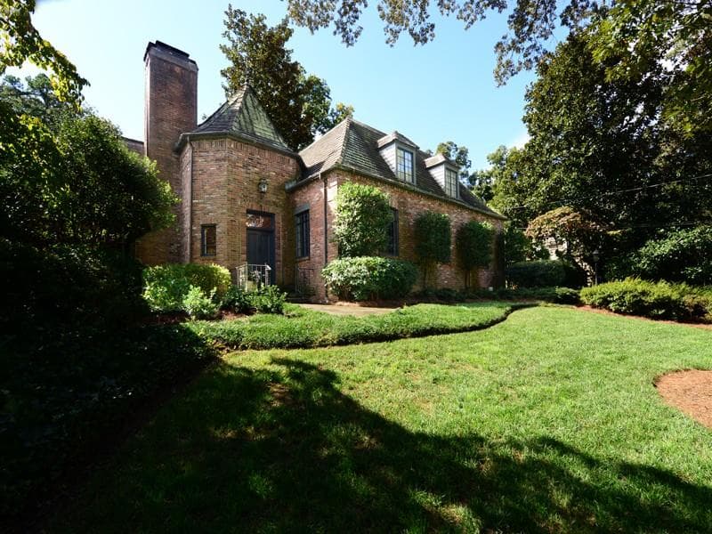 3 bedroom single family residence sold at 230 Nacoochee Drive, Atlanta, GA 30305